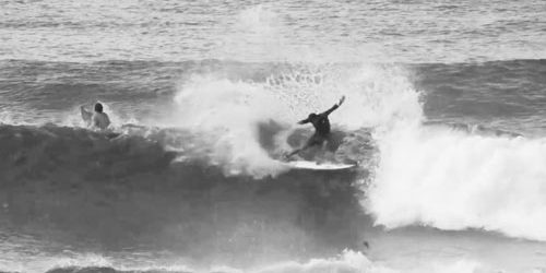 escuela de surf en cantabria michel bourez superbank