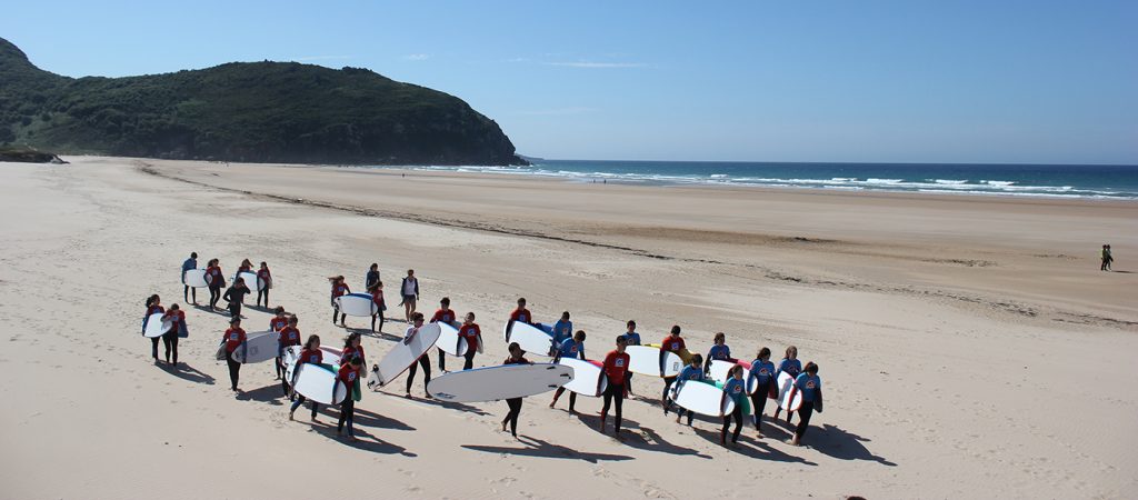 Campamentos de Surf en Julio, diversión y buen ambiente asegurados.