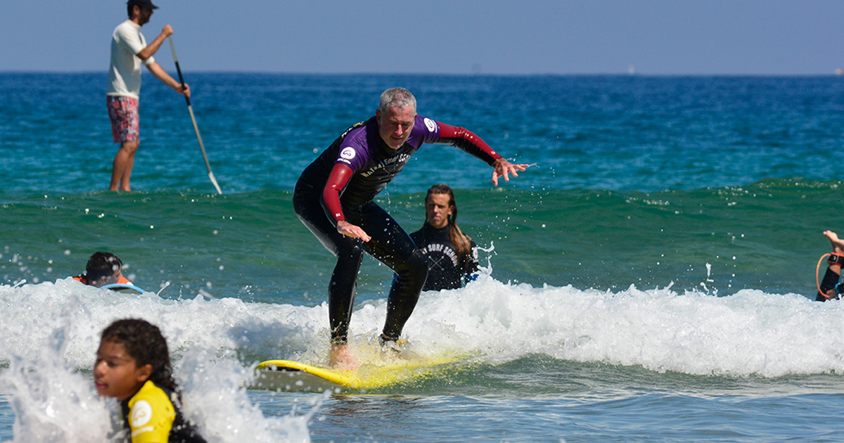 Iniciarse en el surf a una edad avanzada es posible