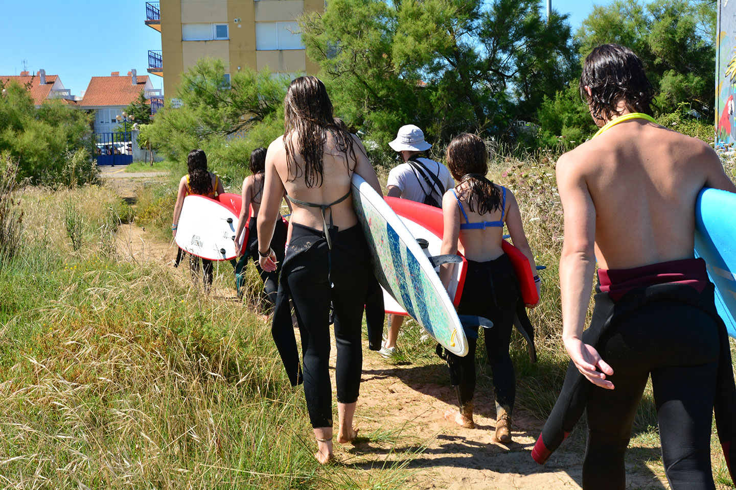 que-es-un-campamento-de-surf