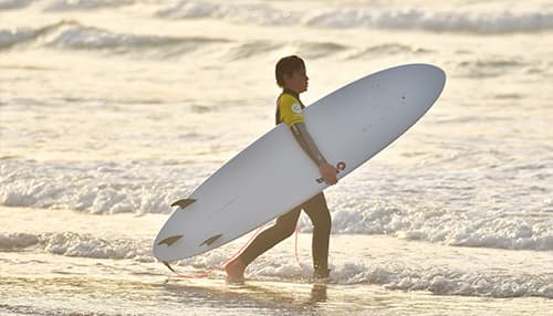 campamentos de verano de surf