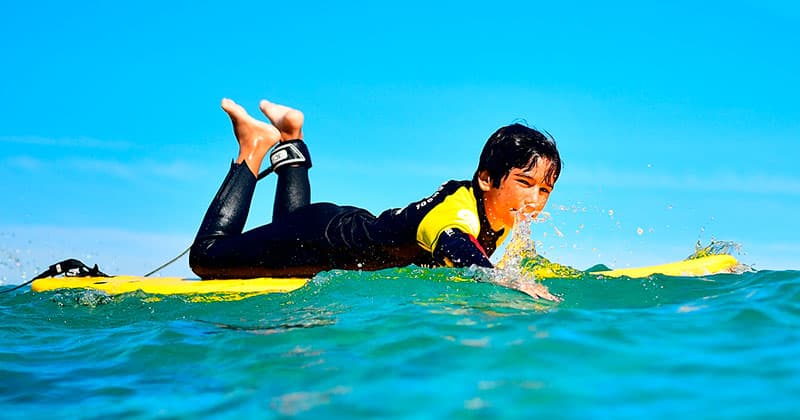 Cursos de surf de iniciación en Berria