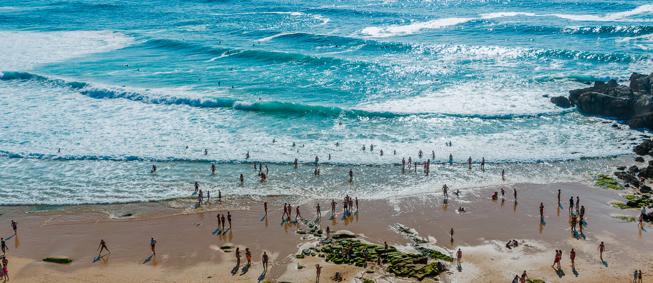 Hacer surf en Playa de los Locos