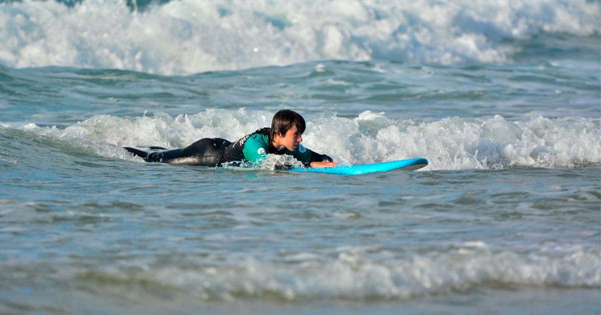 Técnicas fundamentales del surf: Lectura del mar