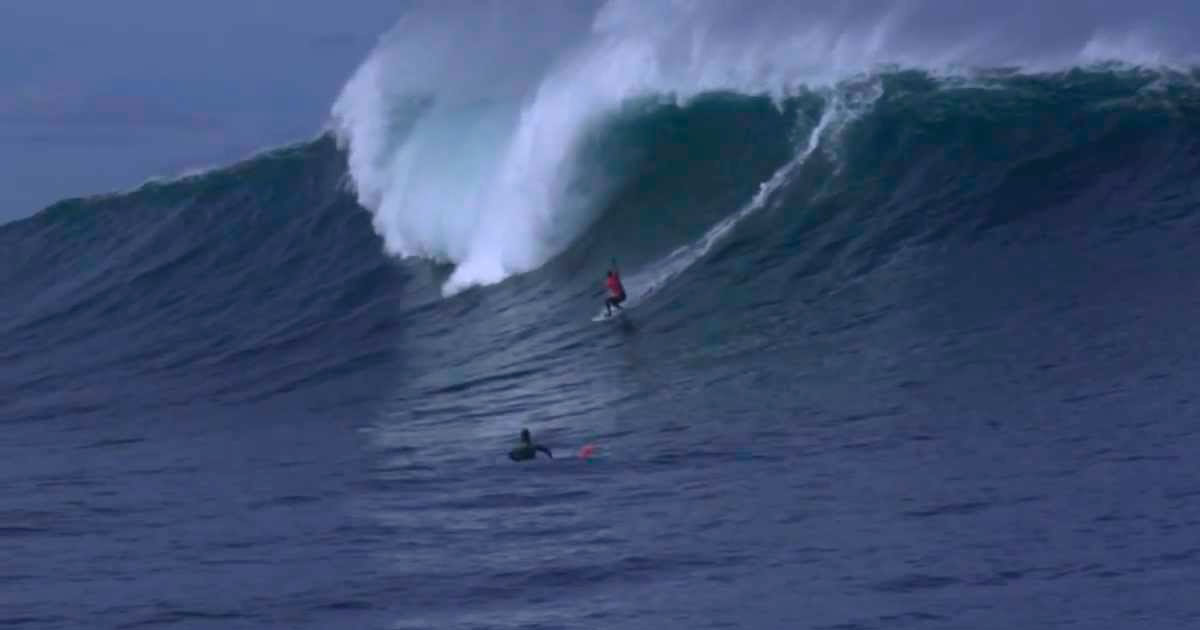 olas-mas-grandes-espana-faro-lastres