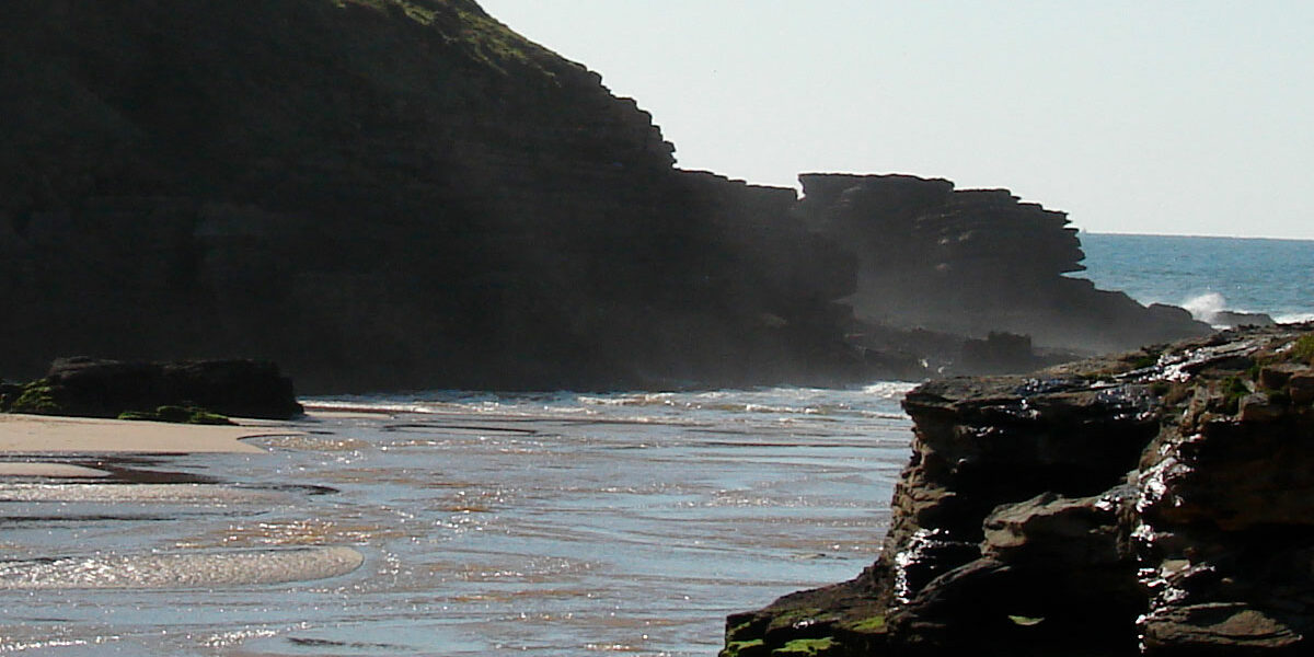 Hacer surf en Galizano – Boca de la ría Hacer surf en Galizano - Boca de la ría