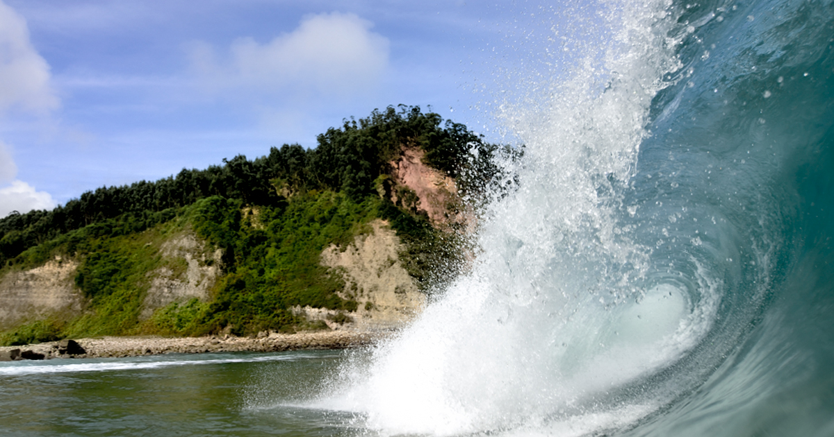 Surf en Rodiles, la mejor ola para hacer surf en Asturias