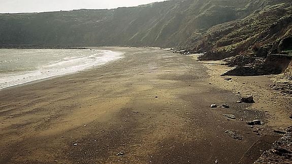 Playa de Llumeres - Hacer surf en Asturias