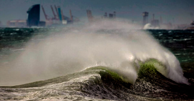 Hacer surf en Barcelona