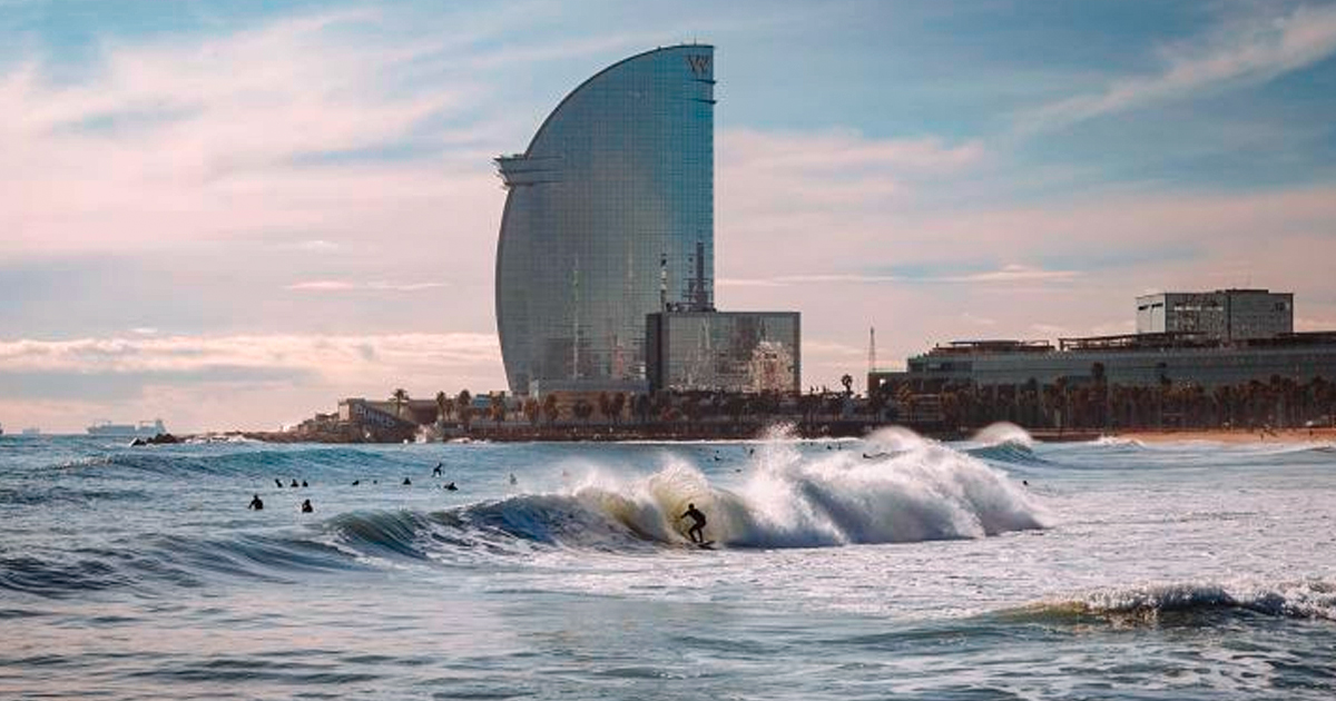 Surf en la Barceloneta - Cataluña