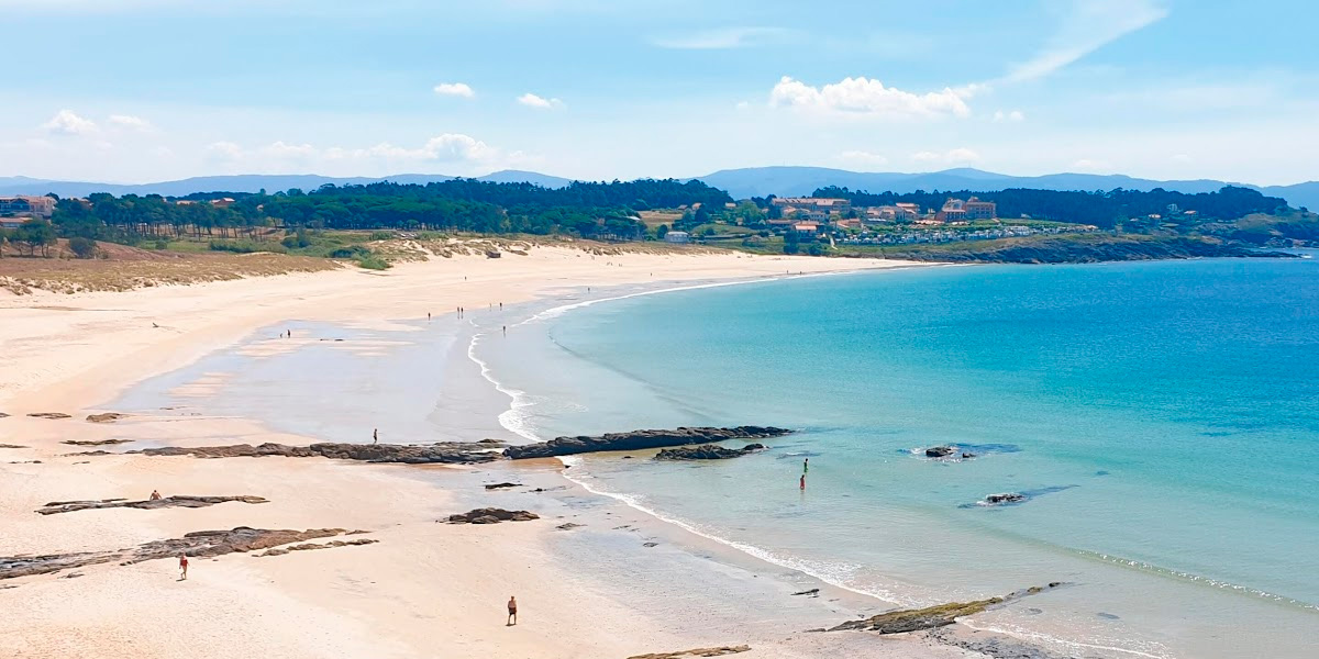 Hacer surf en Playa de Montalvo - Galicia