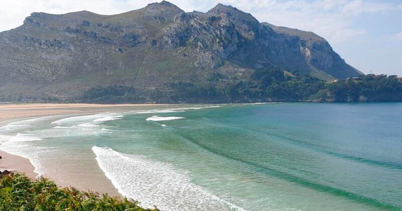 Hacer surf en Islares